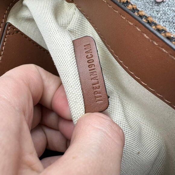 Burberry Leather Shoulder Bag 799-030325 - Picture 15 of 15